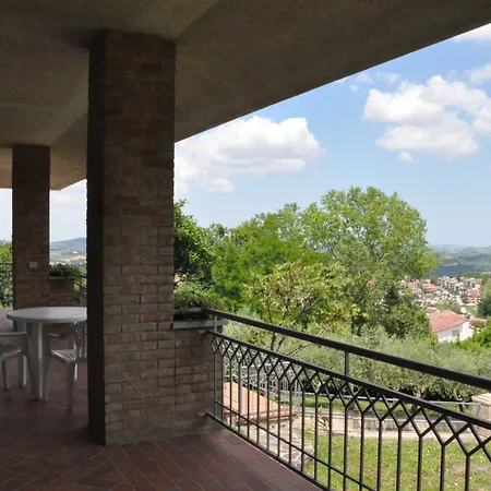 ベッド・アンド・ブレックファスト La Casa Di Titty House Montottone