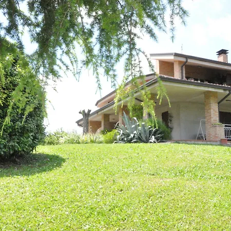La Casa Di Titty House ベッド・アンド・ブレックファスト 4*