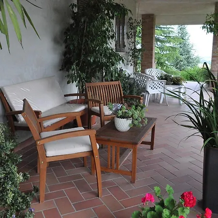 ベッド・アンド・ブレックファスト La Casa Di Titty House Montottone